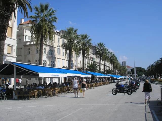 Split Walking Tour Guide: Explore Old Town History