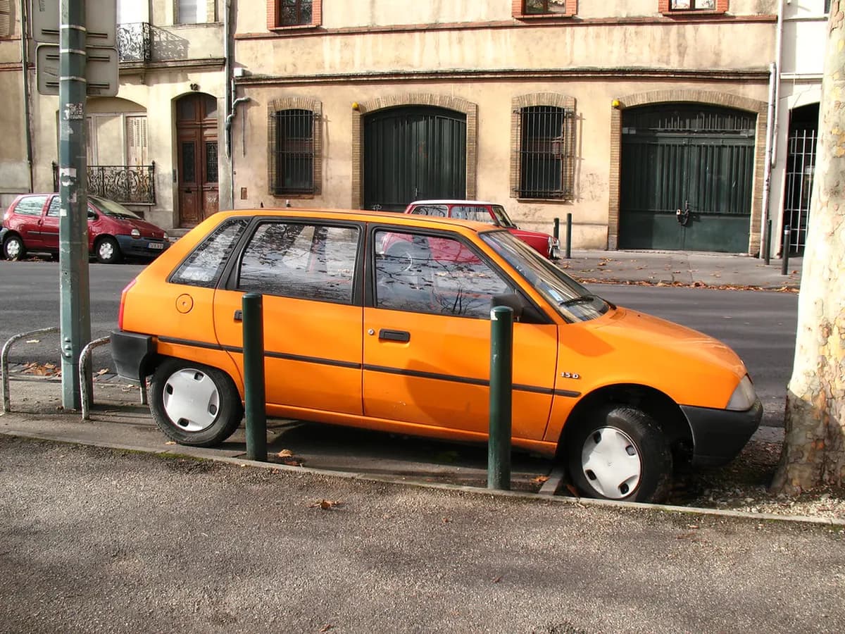 Parking in Toulouse: 7 Essential Tips for Stress-Free Stationing