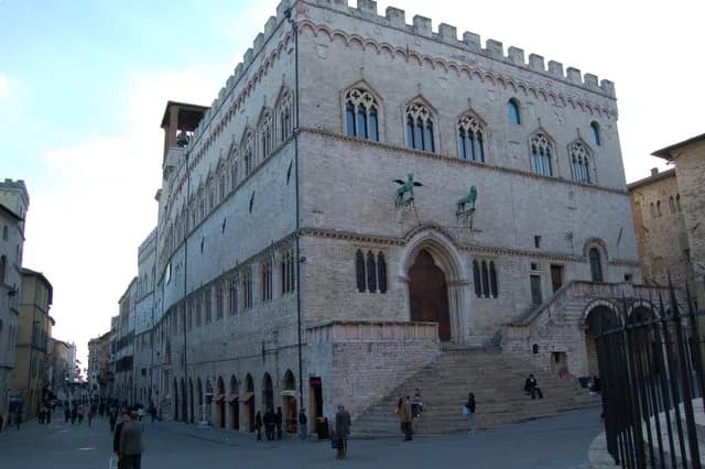 Perugia Walking Tour Guide: Explore Italy's Hilltop Gem