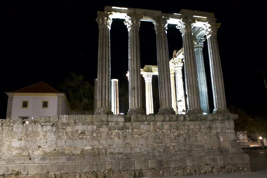 Evora Old Town Guide: Best Things to See and Do