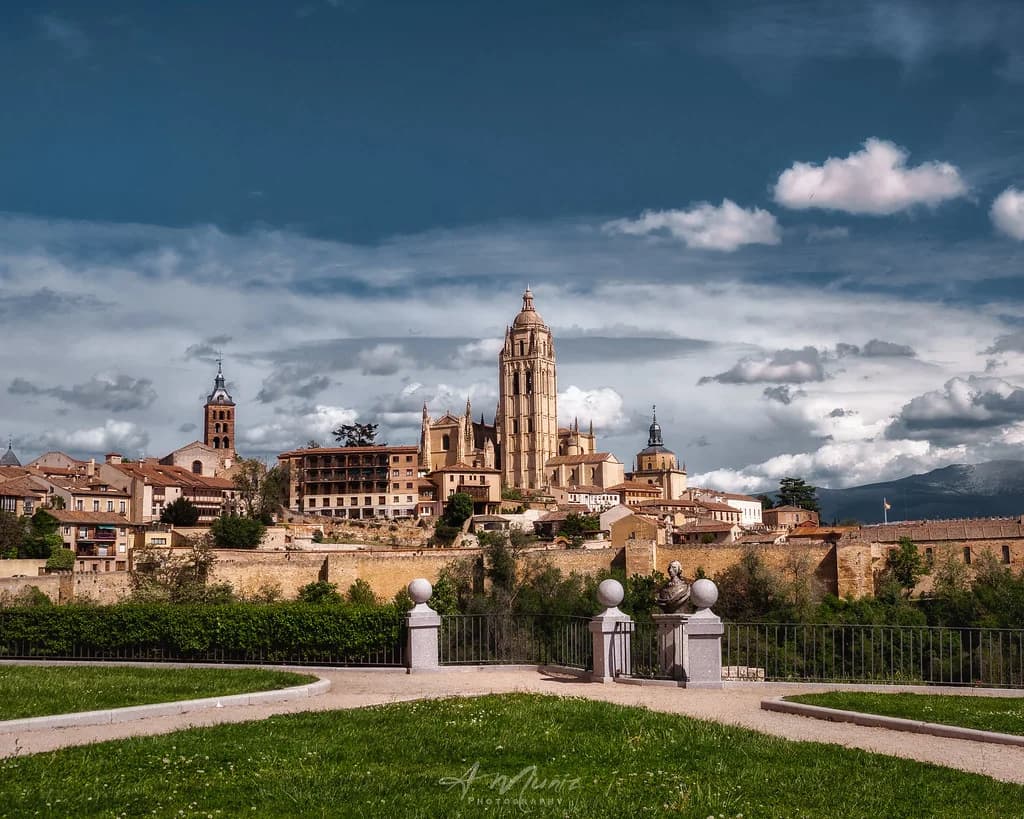 Segovia Walking Tour Guide: Best Routes and Tips 2026