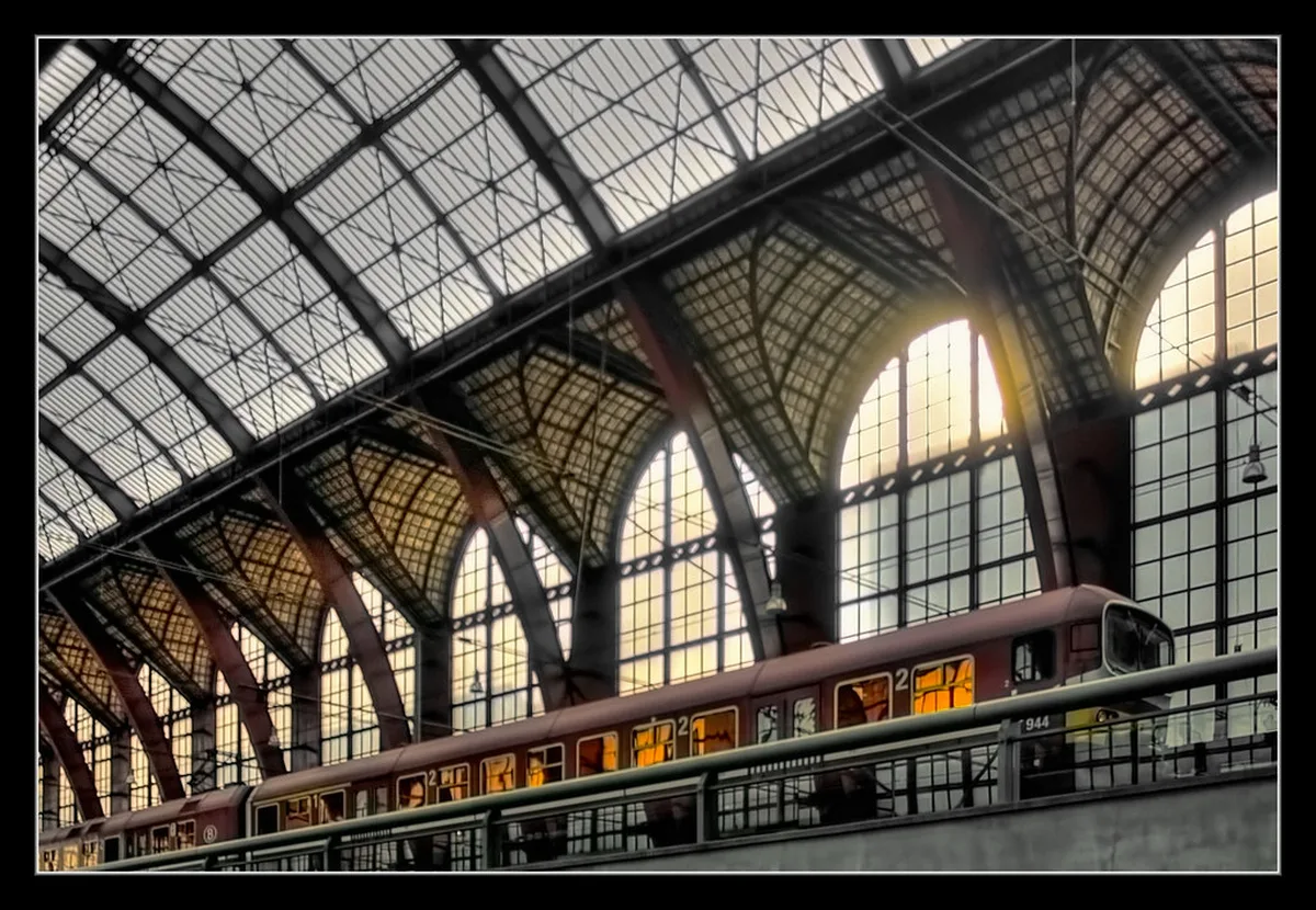 Local Insights for a Better Walking Experience in Antwerp