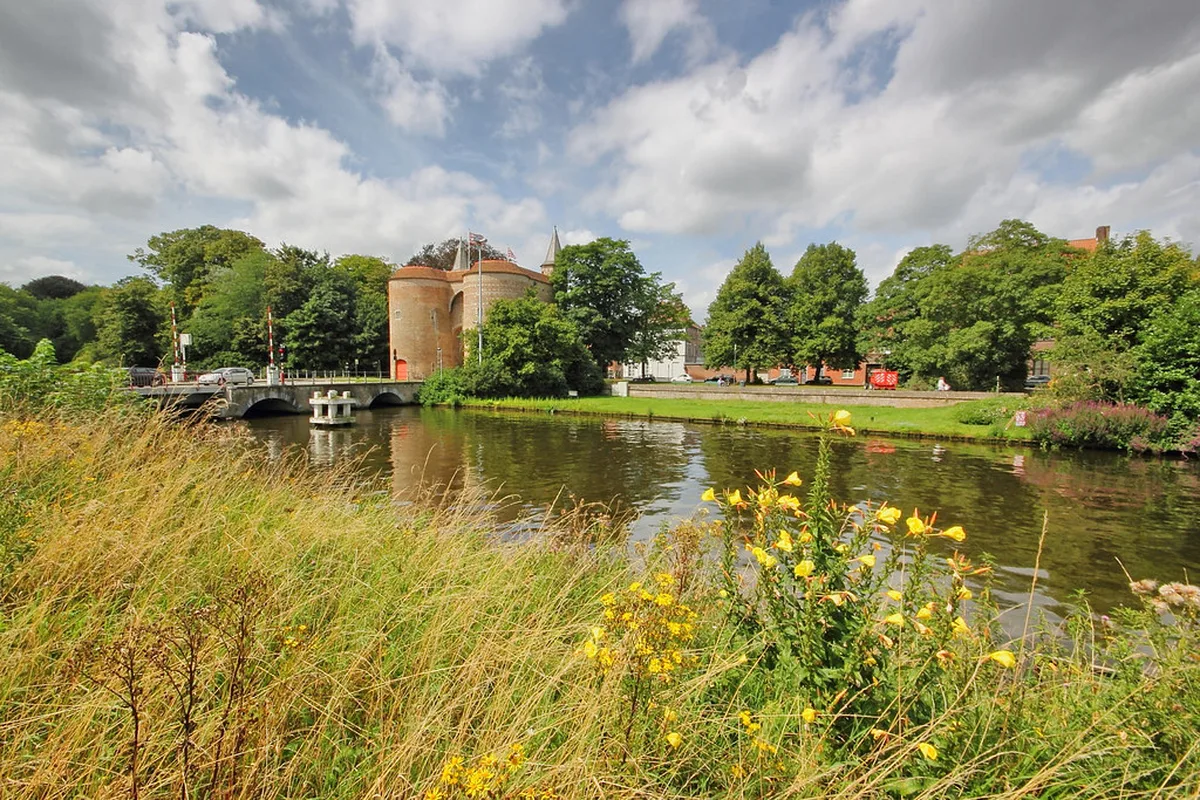 Month-by-Month Weather, Crowds, and Hotel Prices in Bruges