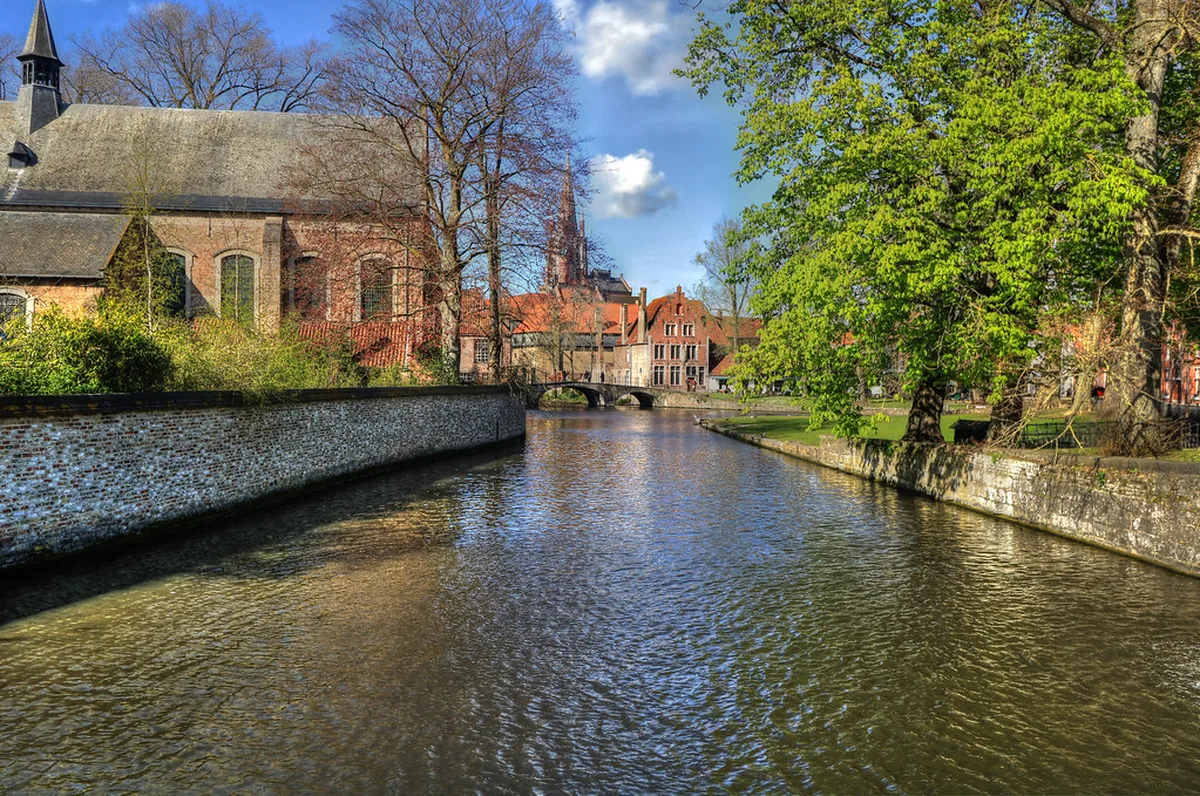 Best Areas to Explore Ghent Nightlife in Ghent