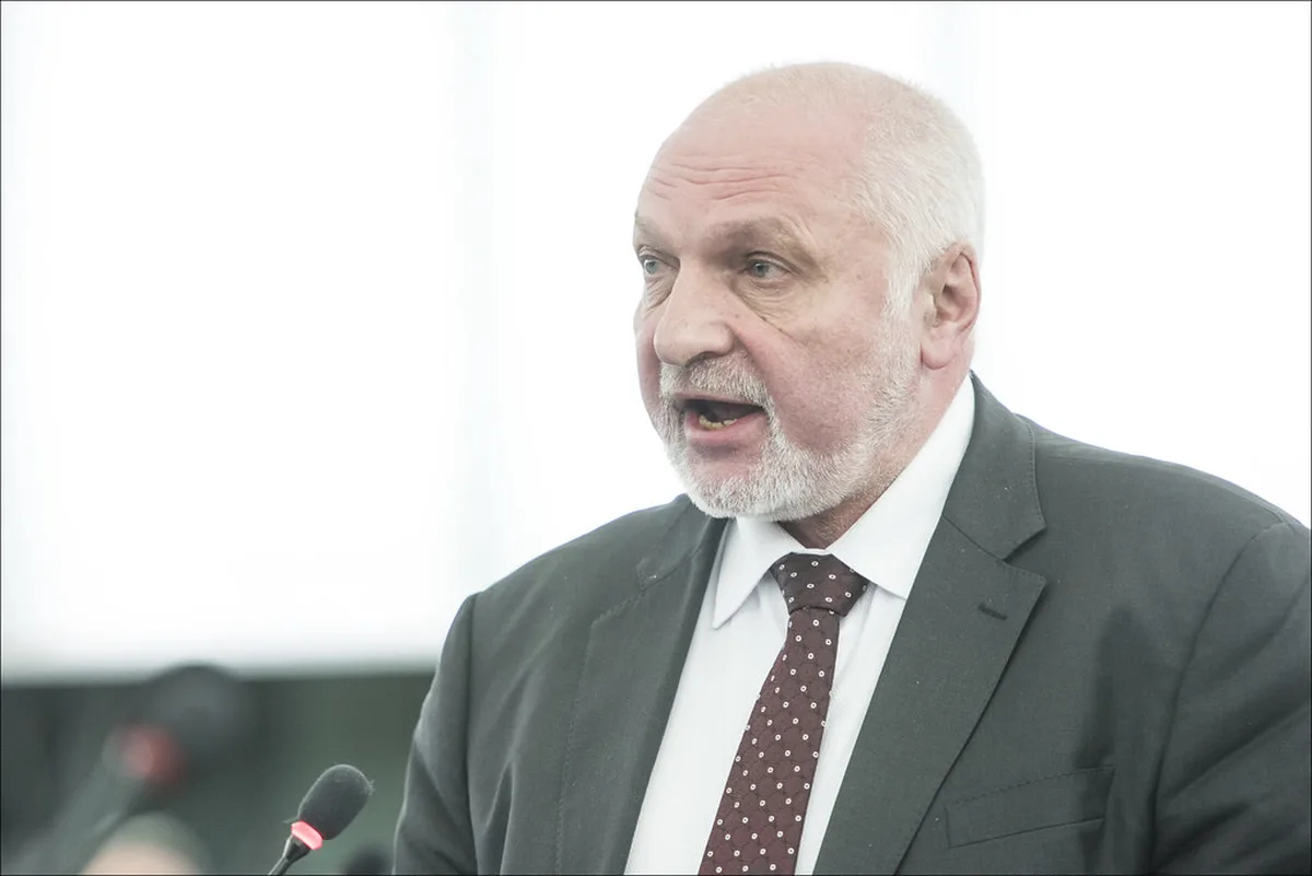 The European Parliament Schedule Trap in Strasbourg