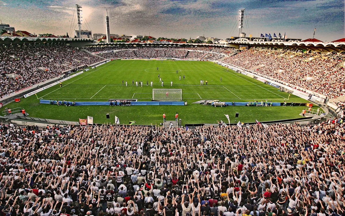 Day 3 Exploring Vineyards or Coastal Escapes in Bordeaux