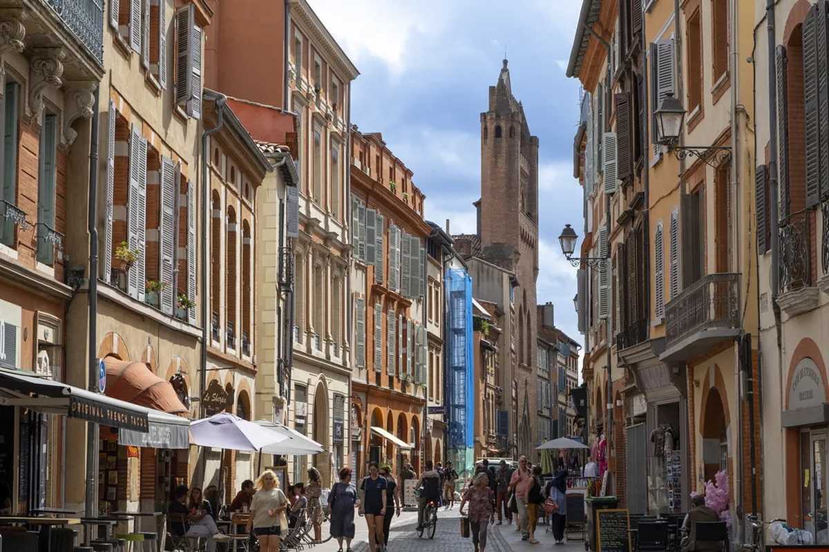 Medieval Fortresses and Brick Cathedrals in toulouse