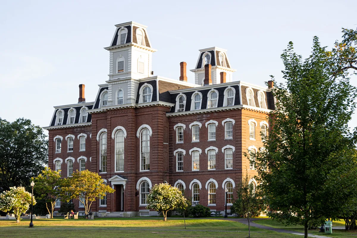 Private Beach Clubs and Public Amenities in Montpellier