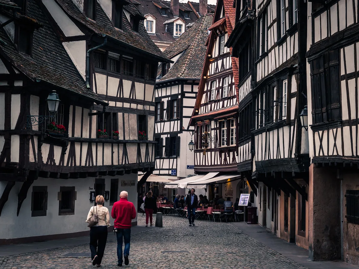 Self-Guided Grande Île Loop Route with Distances and Photo Stops in Strasbourg