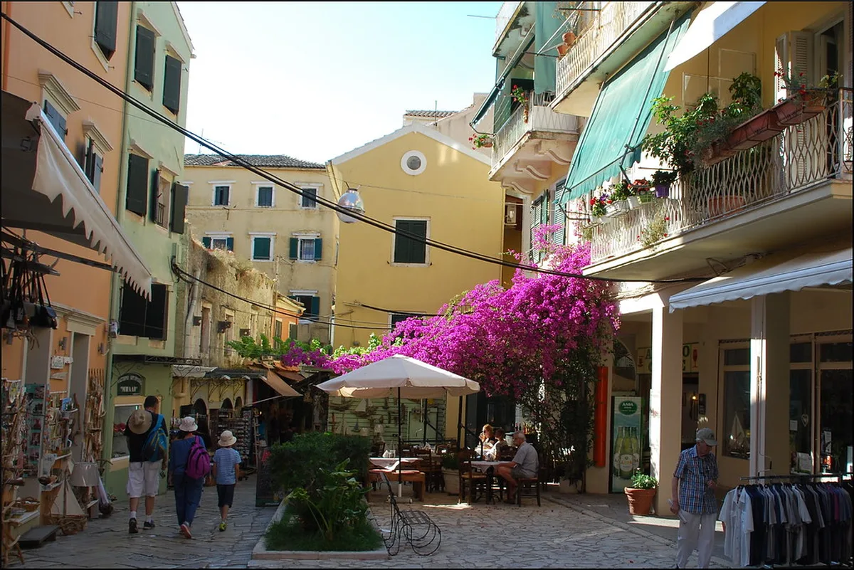 Navigating the Historic Campiello District in Corfu Town