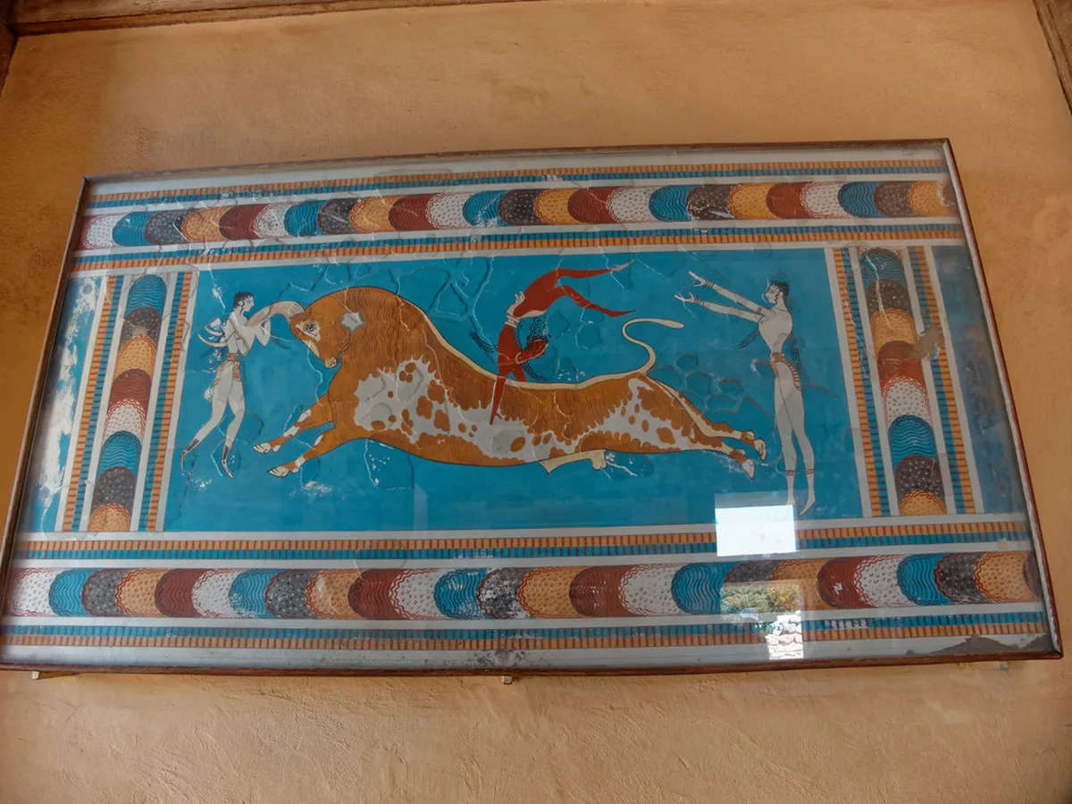 Knossos Palace and Archanes Village in Iraklio