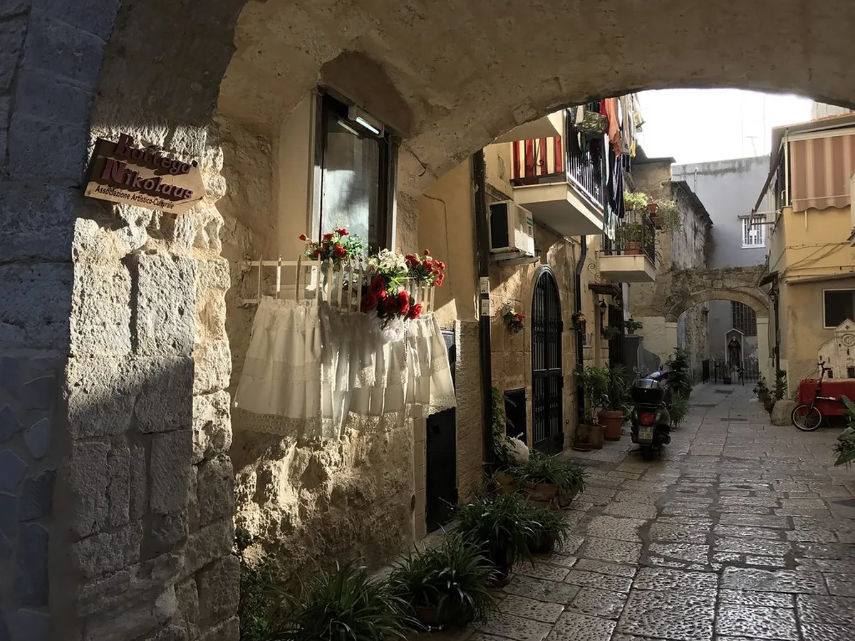 Navigating the Maze and Avoiding Mistakes in Bari