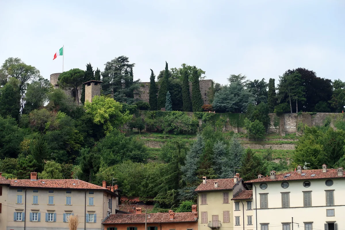 Strategic Planning for Parking and Access in Bergamo