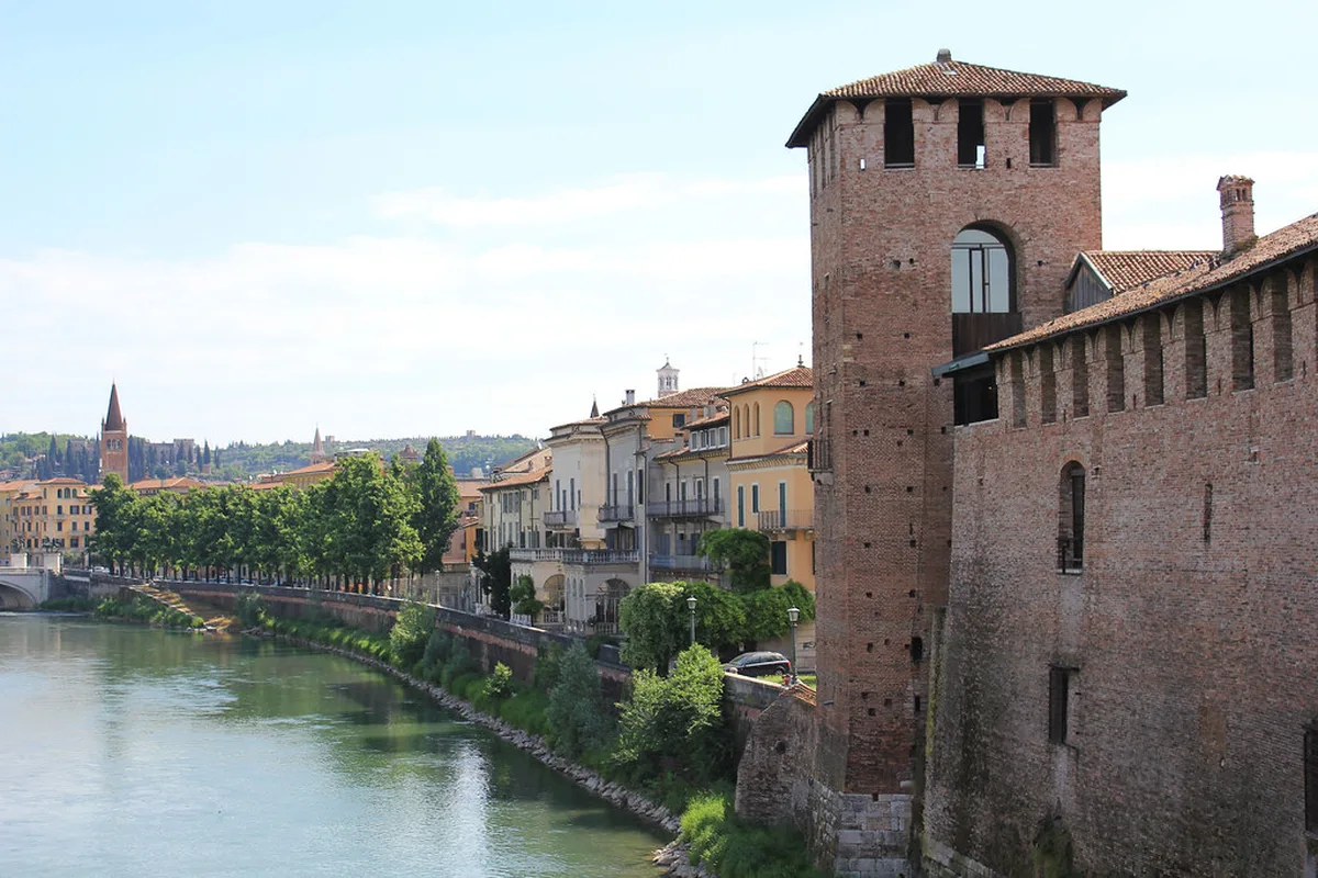 Common Tourist Scams and How to Avoid Them in Verona