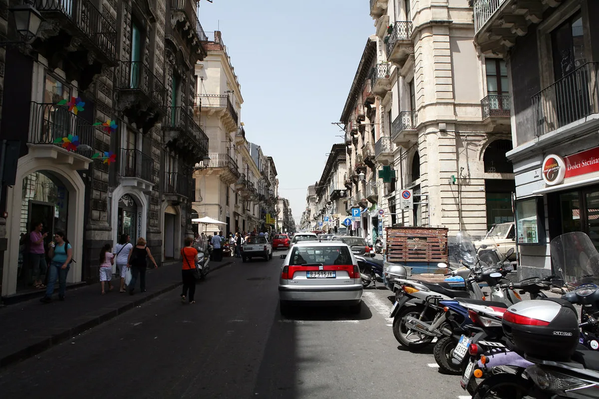 Street Parking in Catania Blue and White Zones in Catania