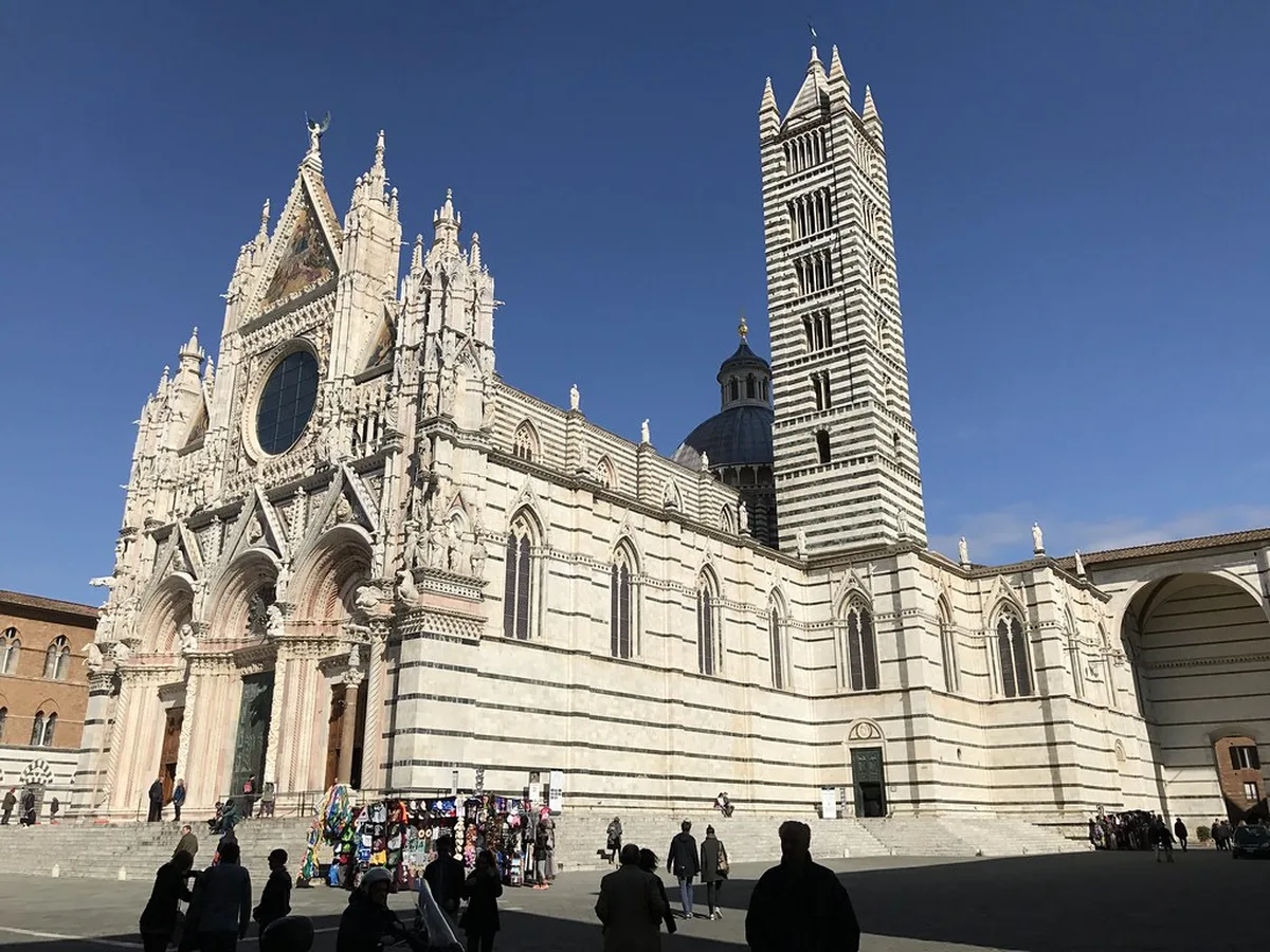 Sienese Food, Wine, and Local Market Guide in Siena