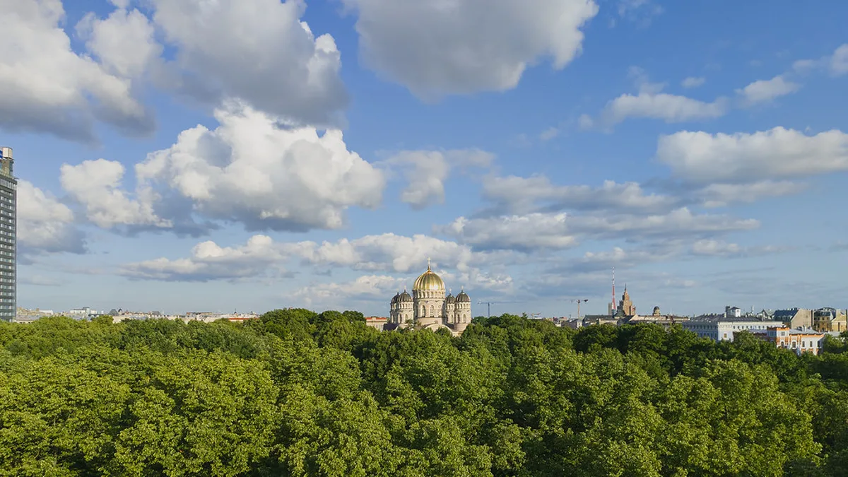 Summer Weather and Peak Season in Riga in Rīga