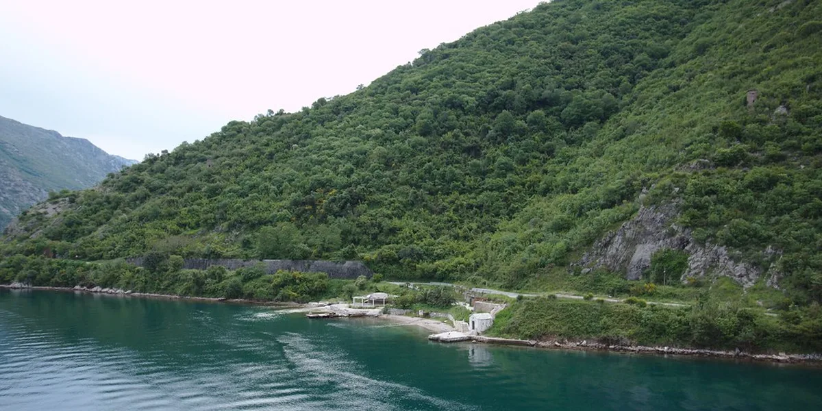 Hidden Gems and Secret Squares to Explore in Kotor