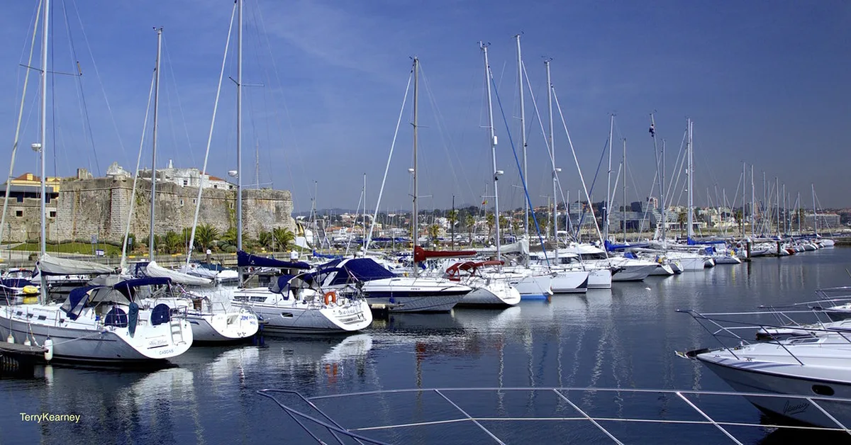 Strategic Planning for Day Trips from Cascais in Cascais