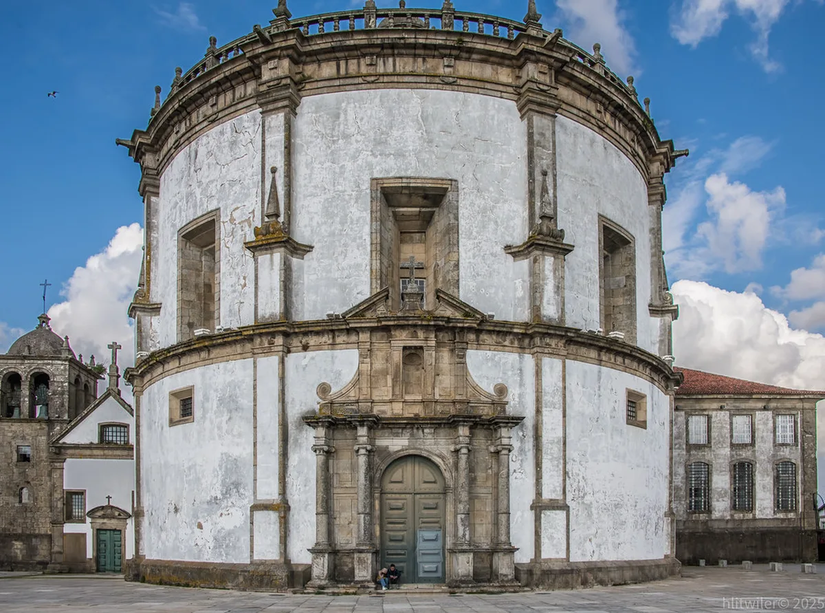 Historic Roman and Gothic Landmarks in Évora
