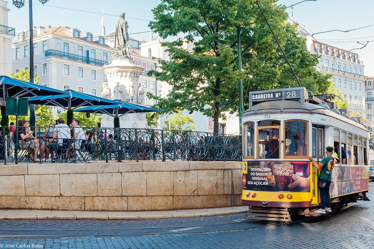 Free Parking Options and Park-and-Ride Hubs in Lisbon