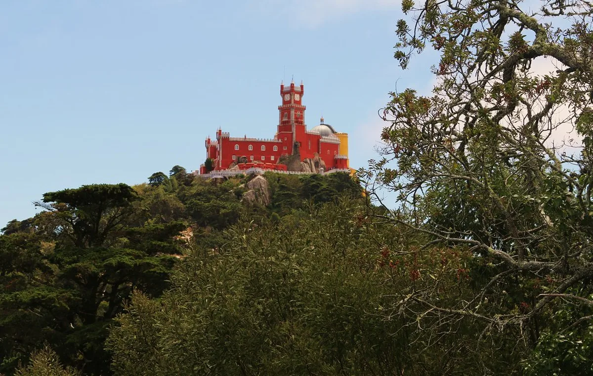 Sintra Fairytale Palaces — a visual guide for visitors to portugal