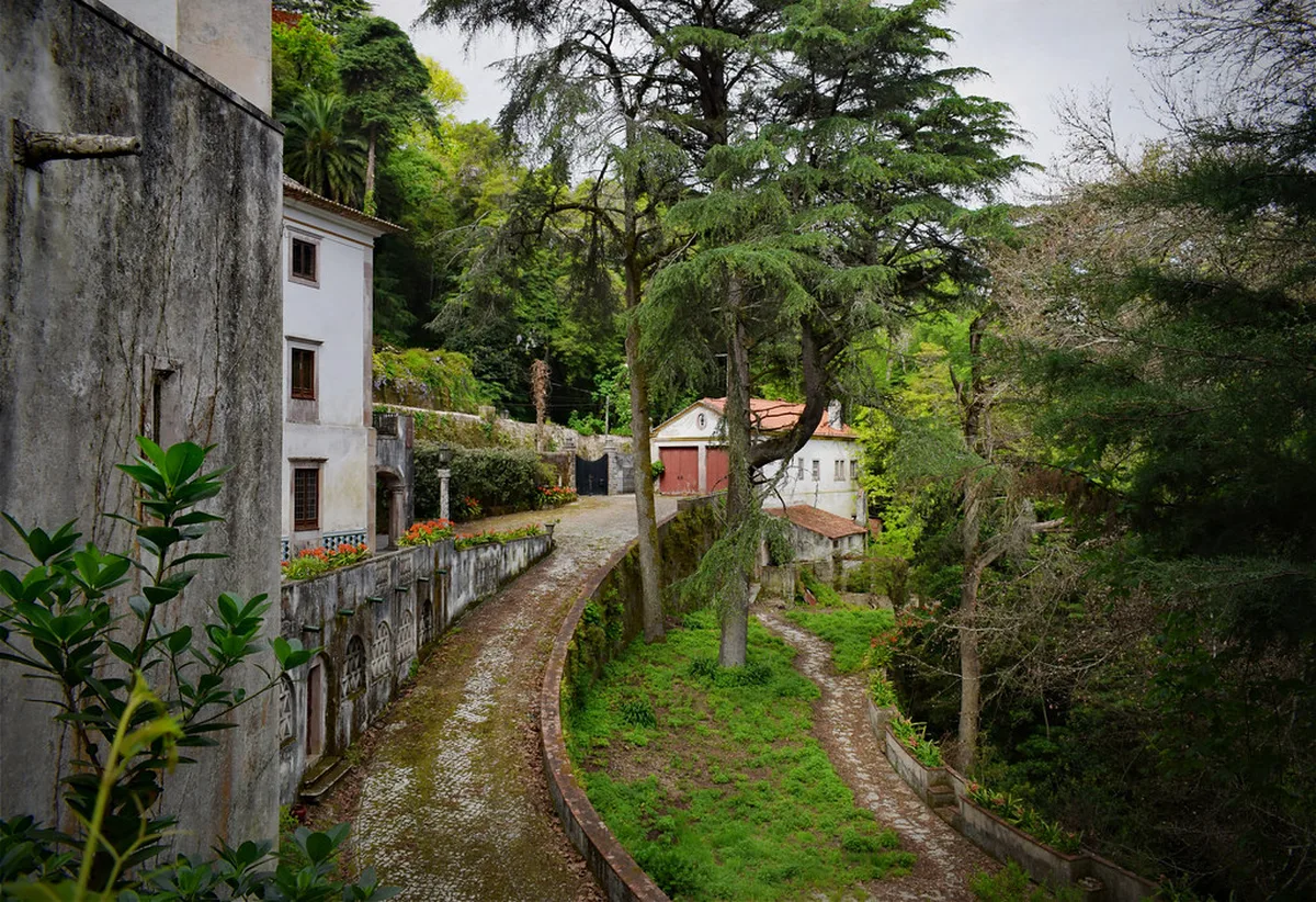 Walking from the Train Station to Sintra Village Route, Distances and Key Viewpoints in Sintra