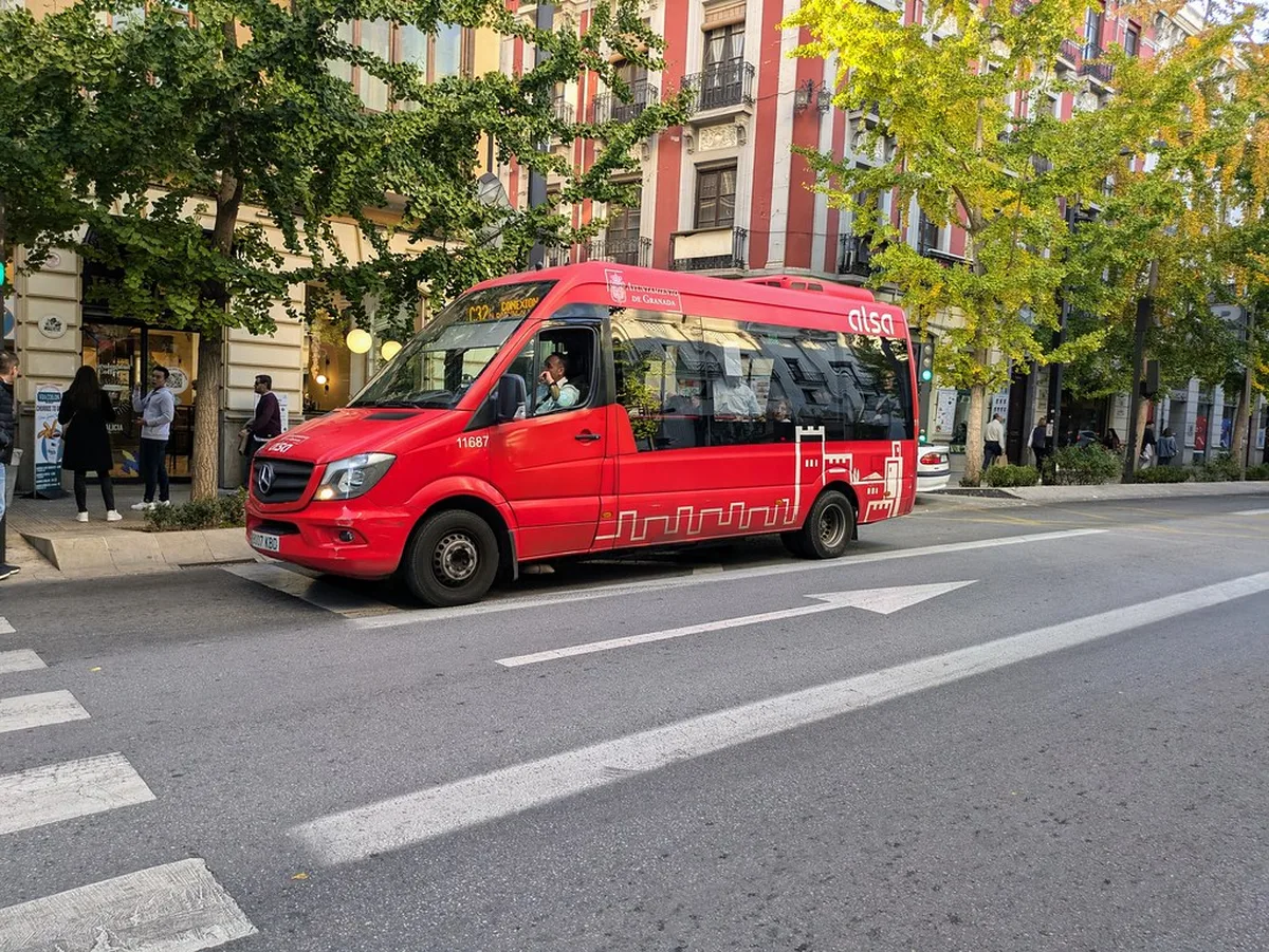 Navigating the Steep Streets of Granada in Granada