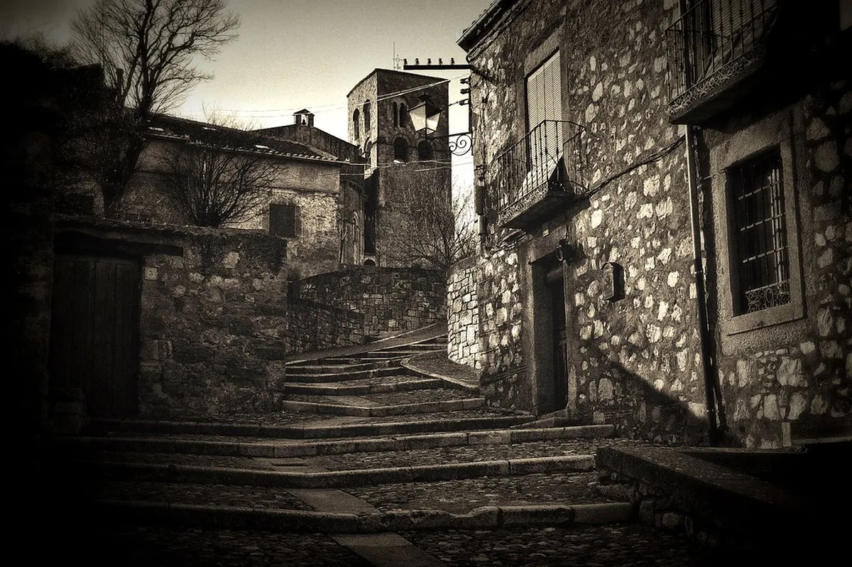 Exploring the Alcázar of Segovia Fortress in Segovia